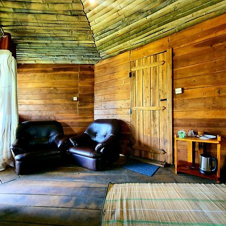 Bed and Breakfast The Winsome & Tree House Элла Экстерьер фото