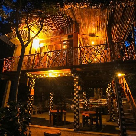Bed and Breakfast The Winsome & Tree House Элла Экстерьер фото