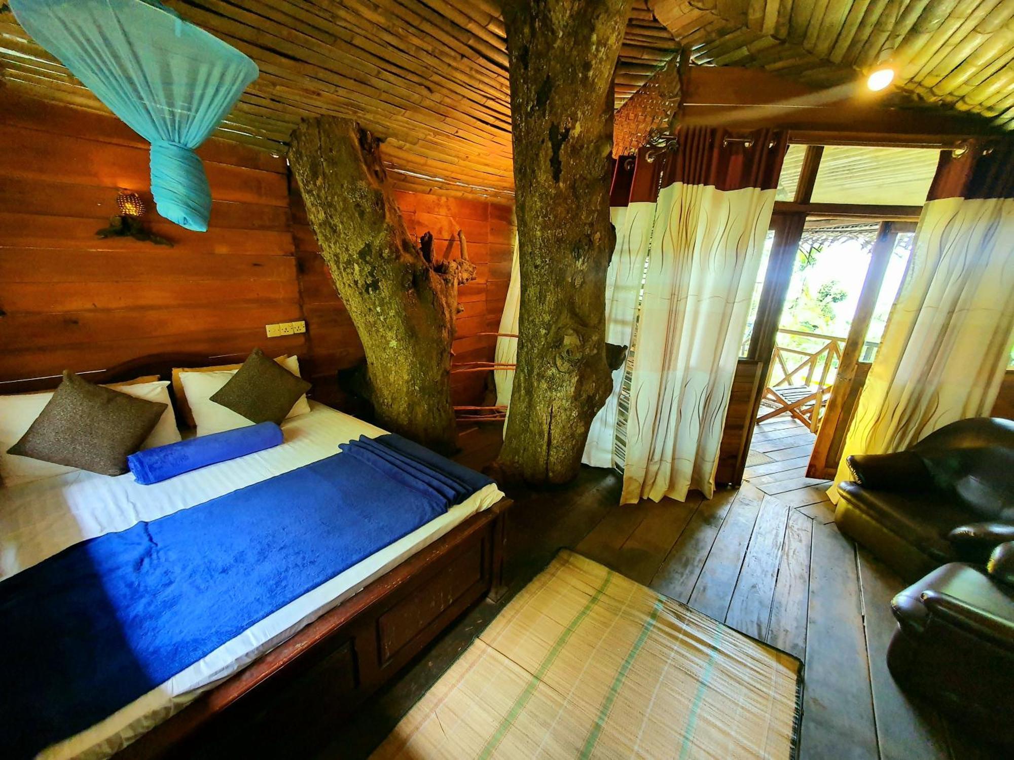 Bed and Breakfast The Winsome & Tree House Элла Экстерьер фото