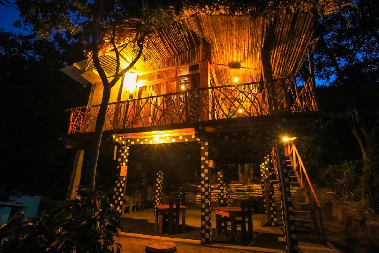 Bed and Breakfast The Winsome & Tree House Элла Экстерьер фото