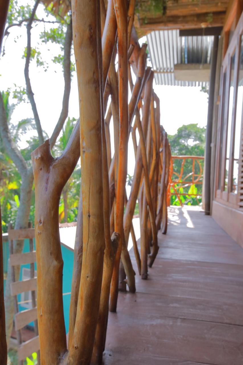 Bed and Breakfast The Winsome & Tree House Элла Экстерьер фото
