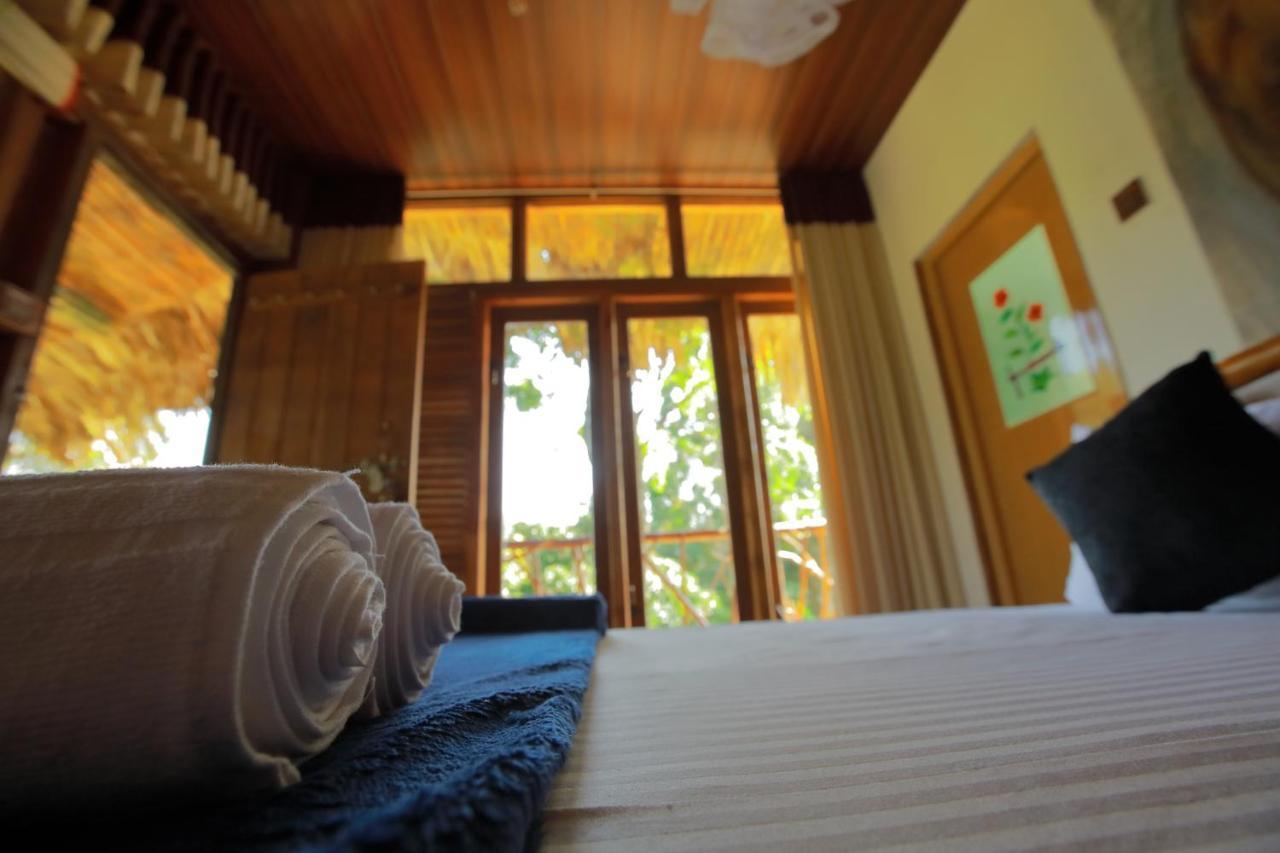 Bed and Breakfast The Winsome & Tree House Элла Экстерьер фото