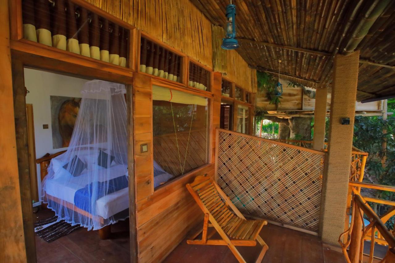 Bed and Breakfast The Winsome & Tree House Элла Экстерьер фото